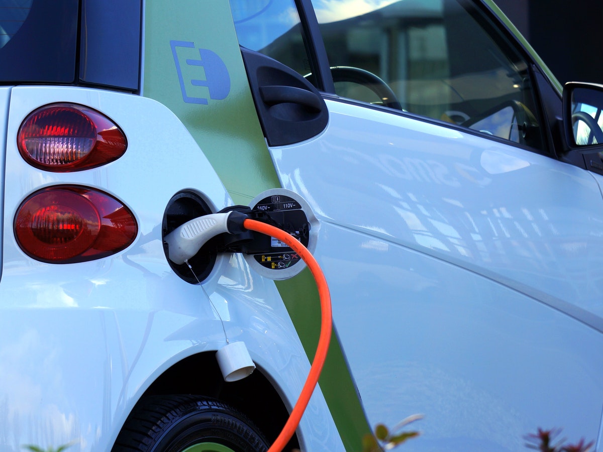 Il mercato attuale (e reale) delle auto elettriche