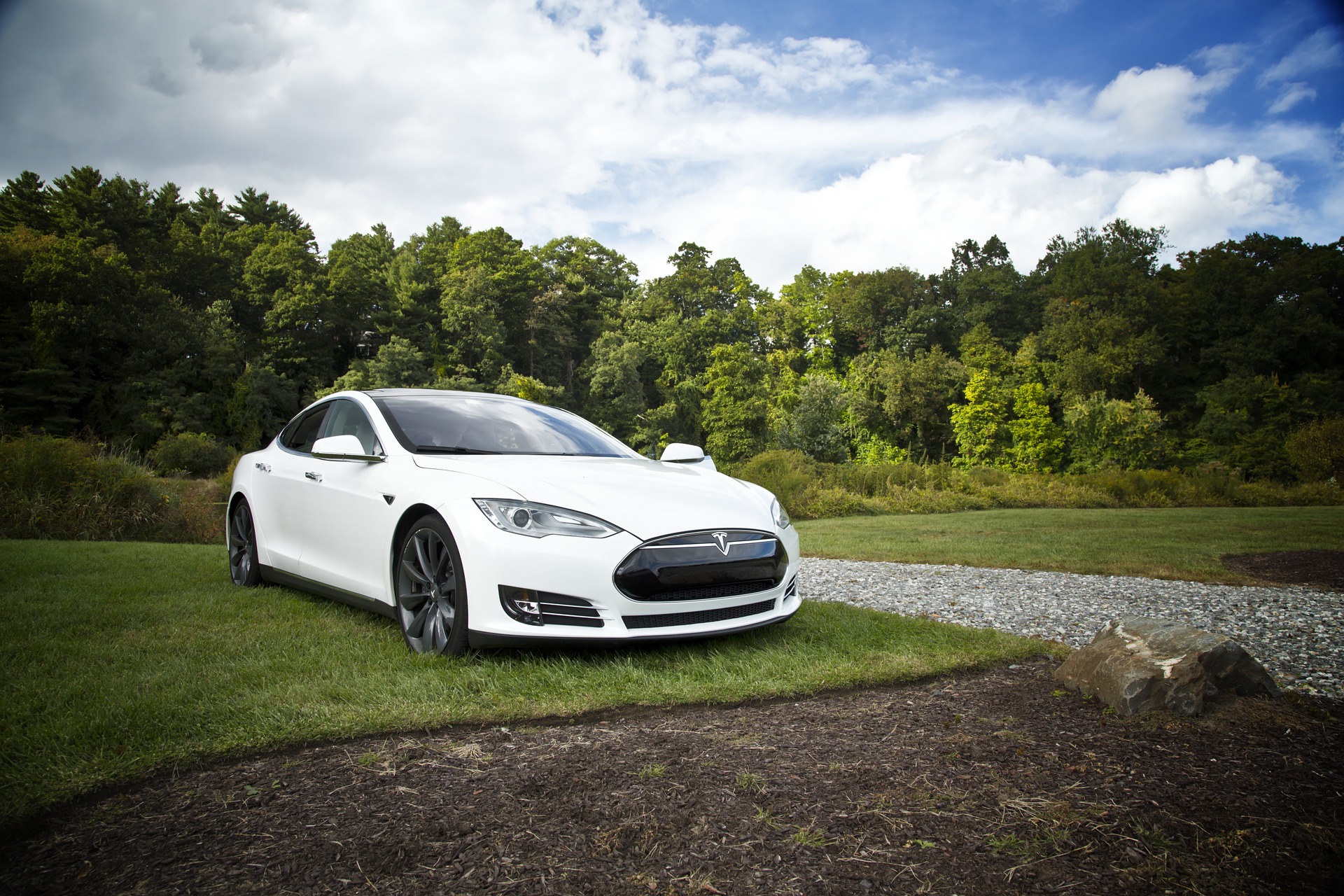 Tesla Model S, noleggia la Regina delle 